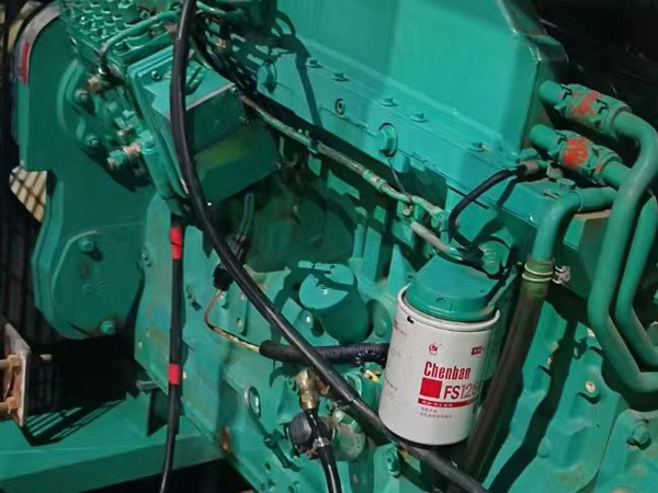 河东如何确定新的发电机组控制系统是否与原系统兼容？