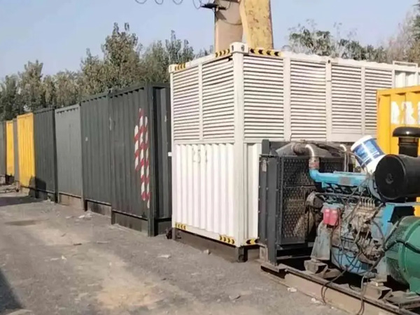 河东200KW柴油发电机机组每小时油耗是多少？