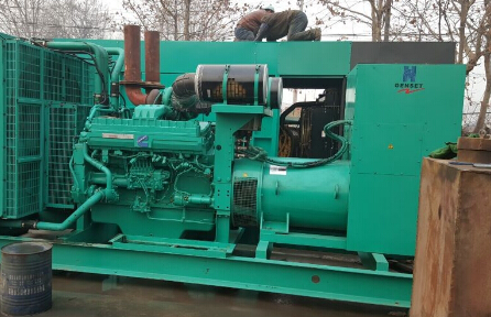 河东发电机组如何判断水冷式机油散热器内部是否需要清洗？